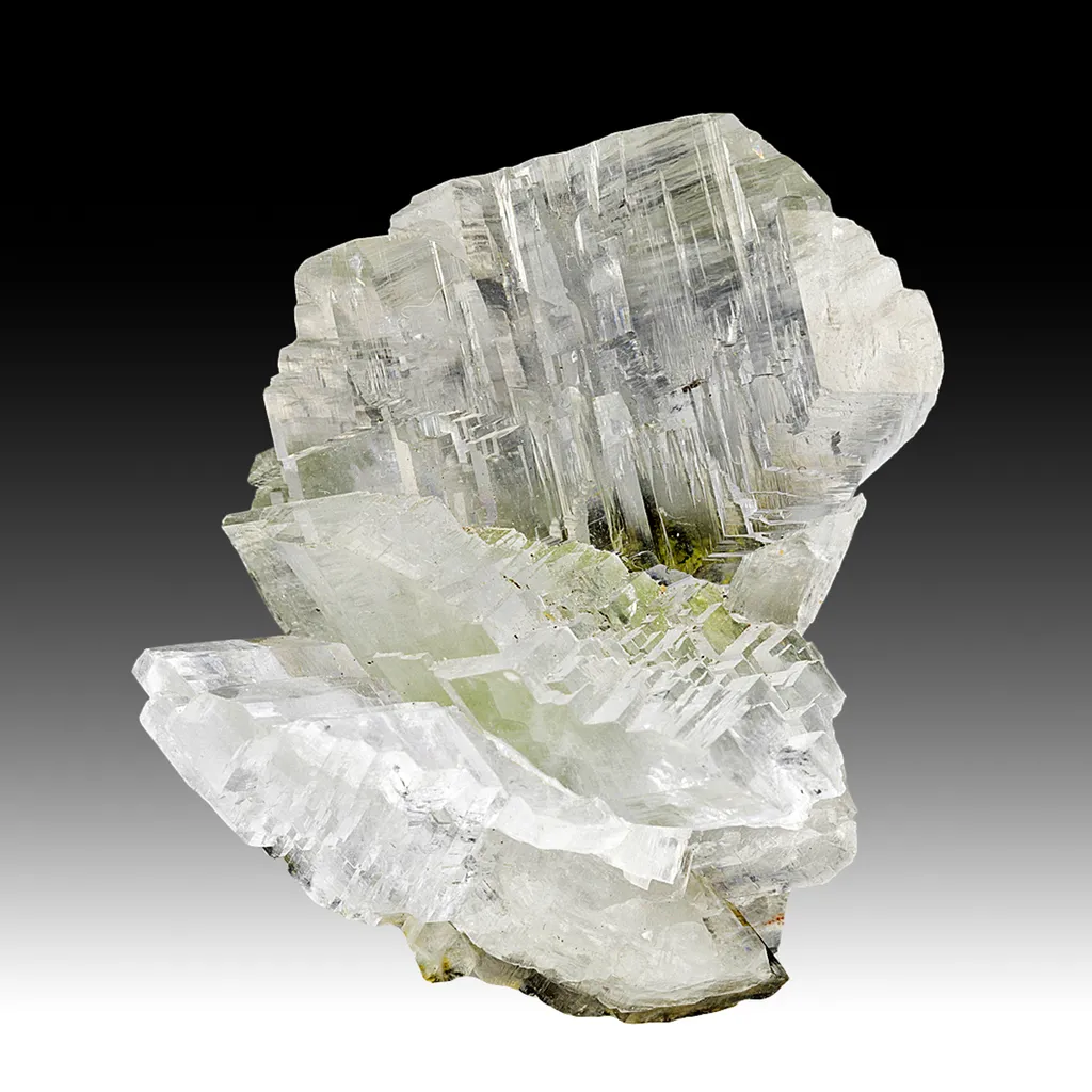 Calcite with Duftite image