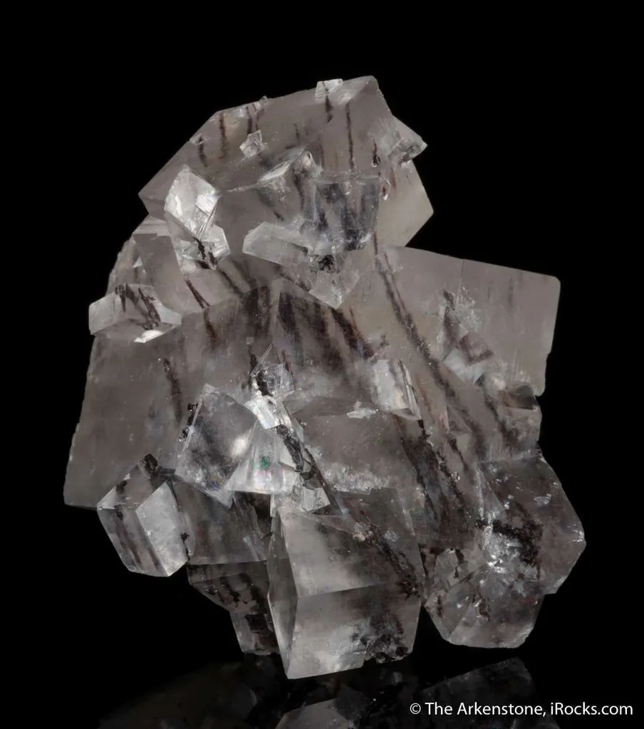 Calcite with inclusions of Manganese dendrites - image 2
