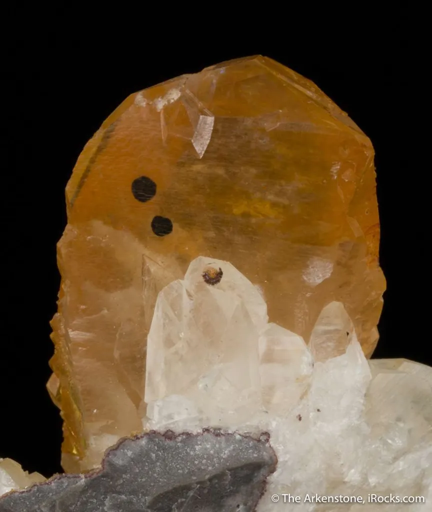 Calcite with Iron inclusions - image 7