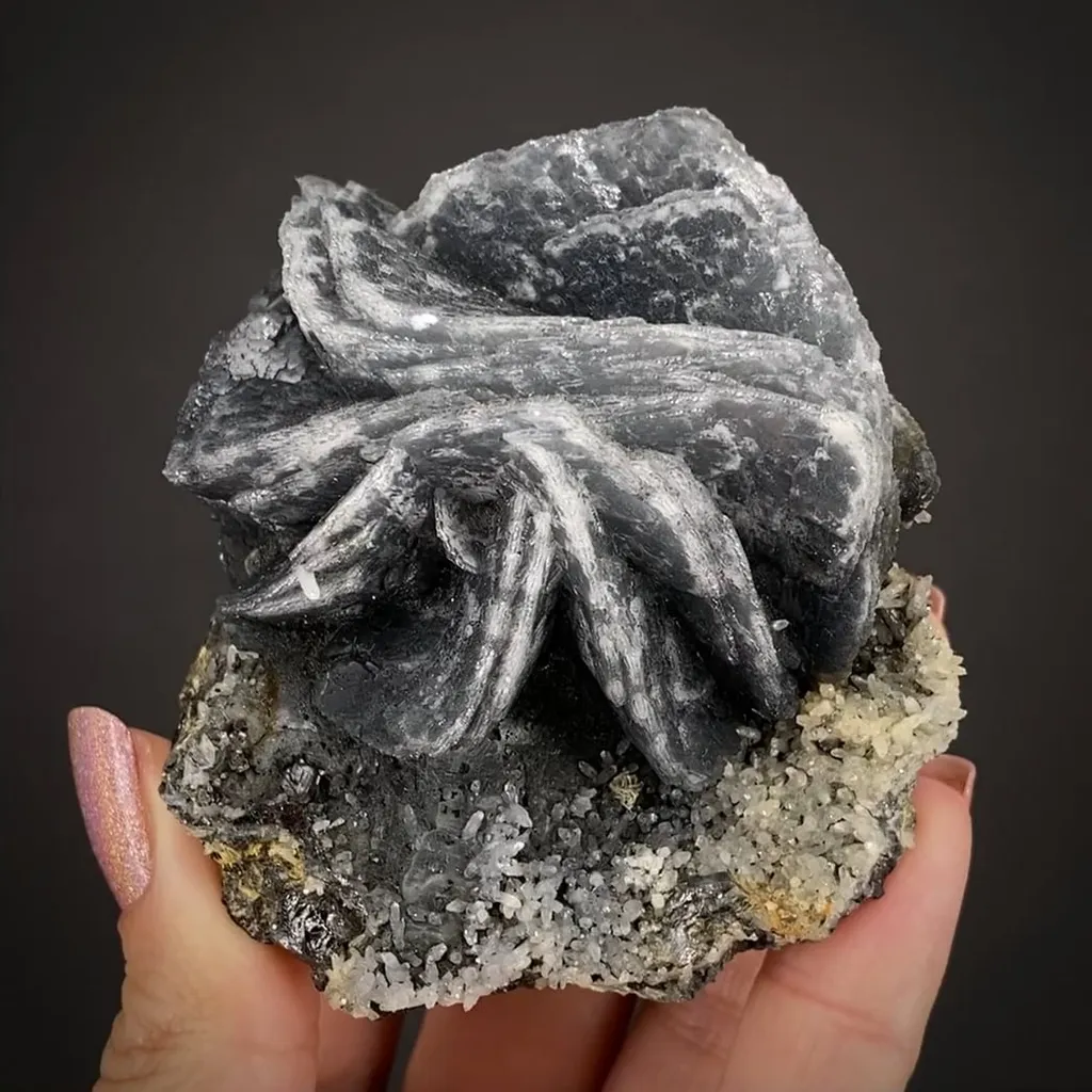 Calcite with Jamesonite inclusions image