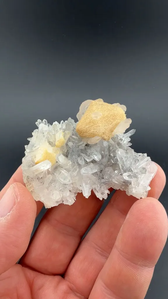 Calcite with Quartz image
