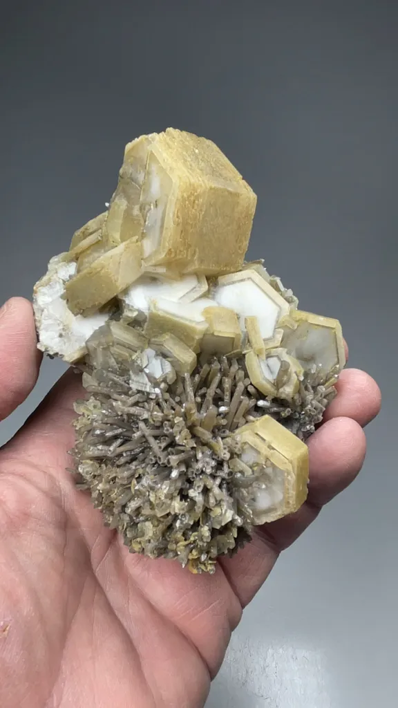 Calcite with Quartz - image 2