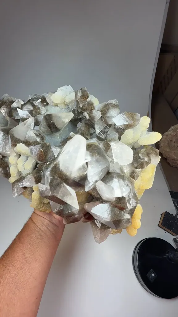 Calcite with Quartz - image 2
