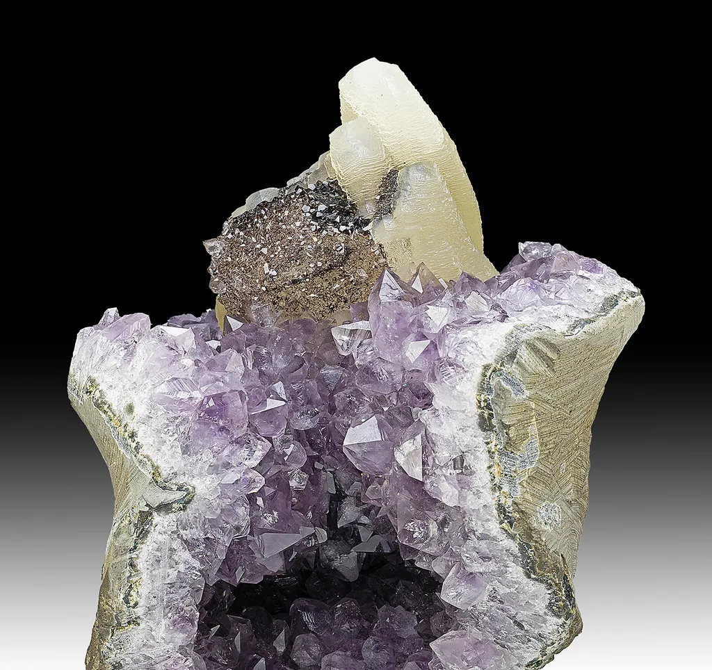 Calcite with Quartz, Hematite image