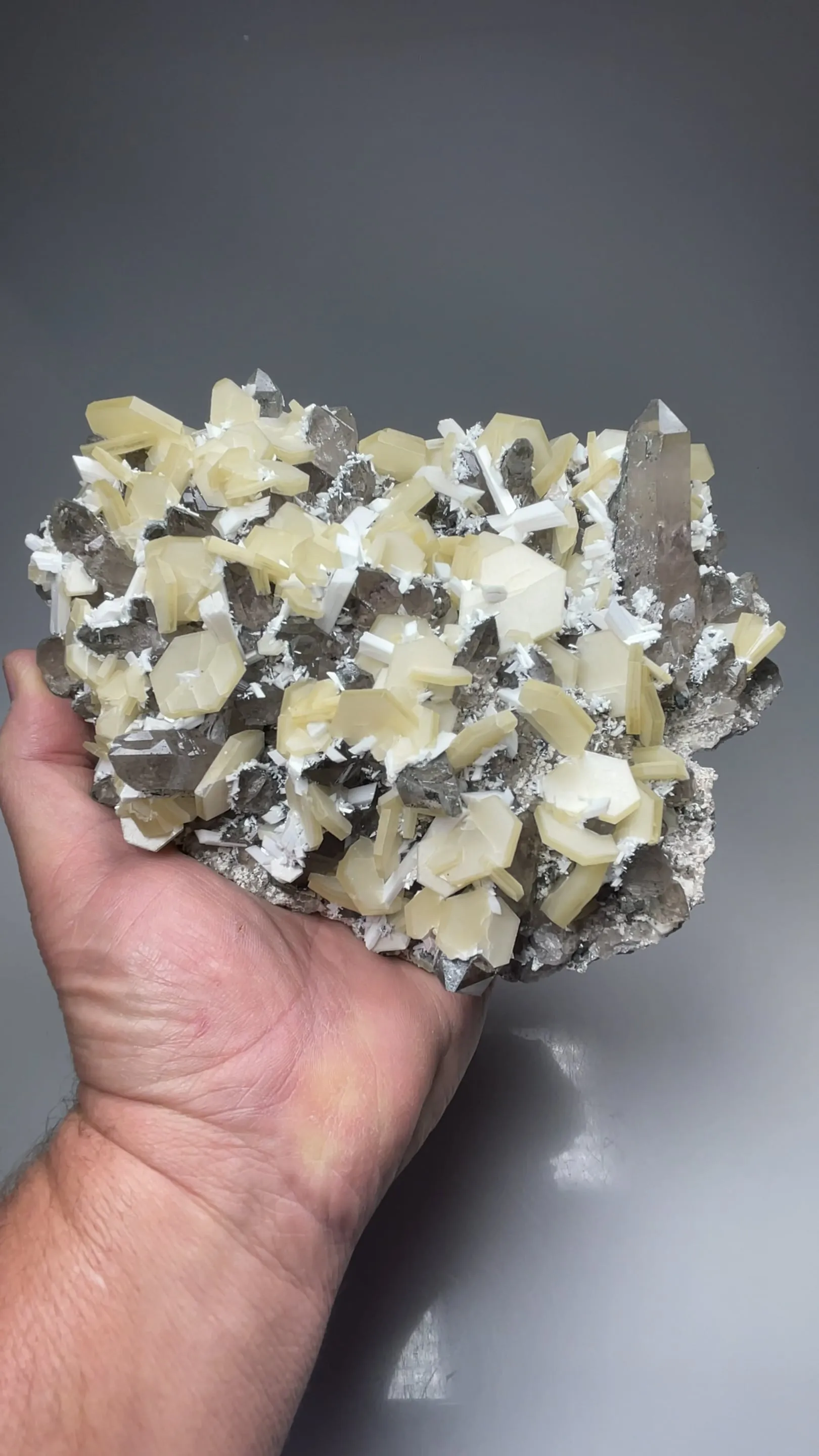 Calcite with Quartz, Laumontite - image 2