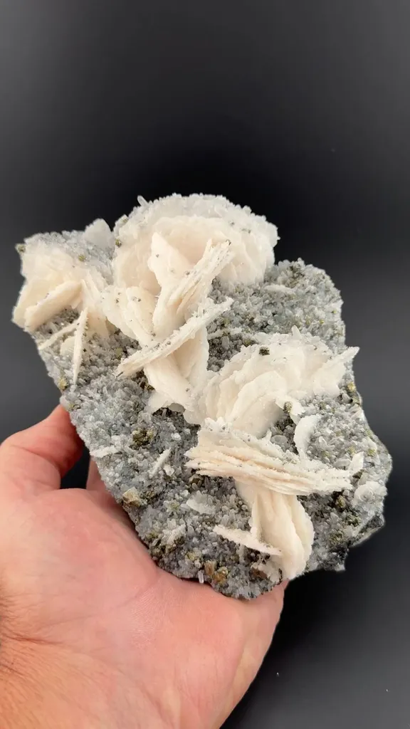 Calcite with Quartz, Pyrite image