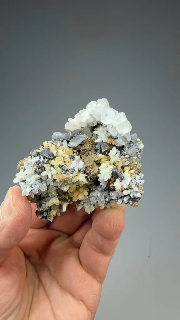 Calcite with Quartz, Siderite, Sphalerite image