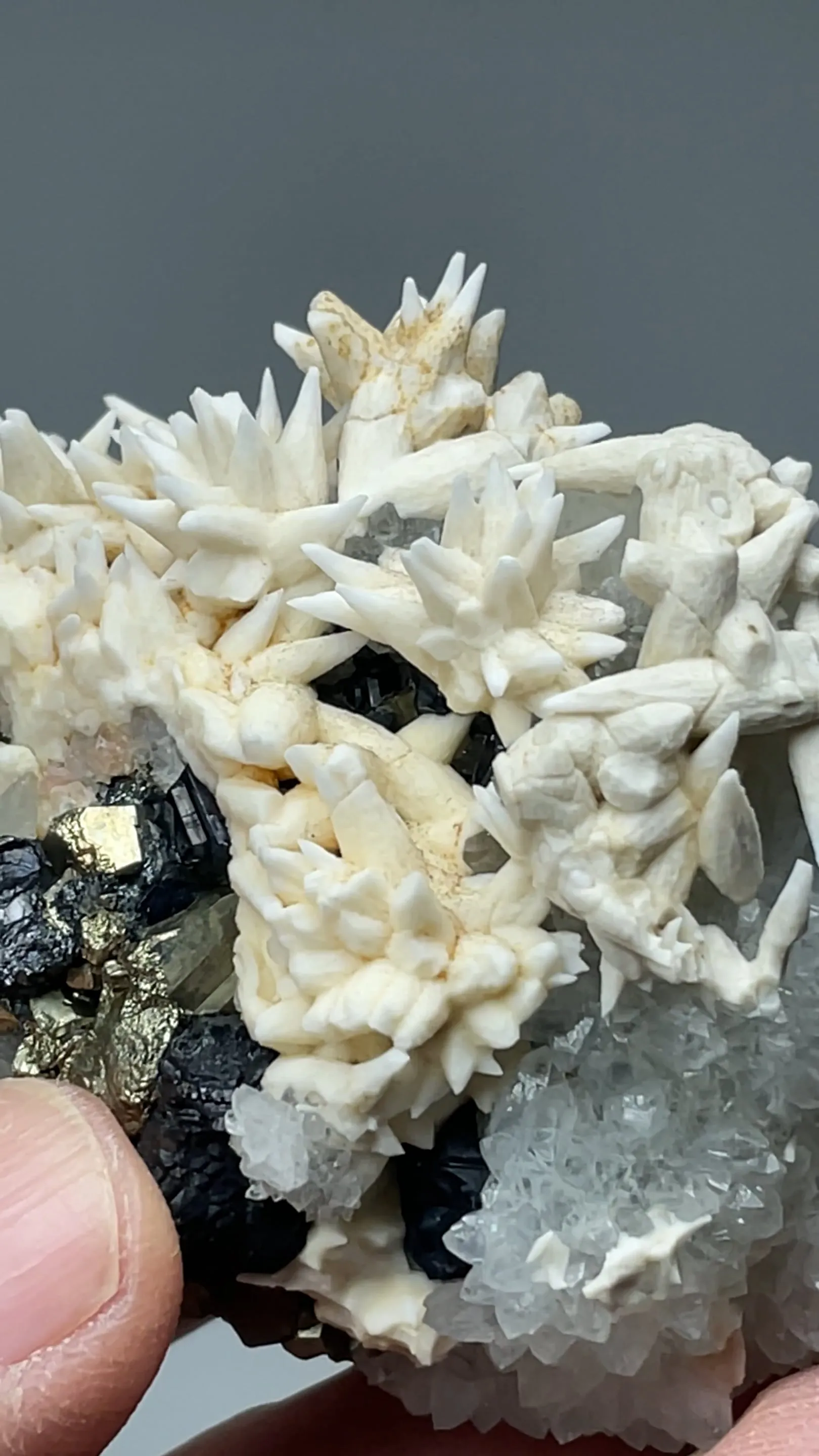 Calcite with Quartz, Sphalerite, Pyrite - image 3