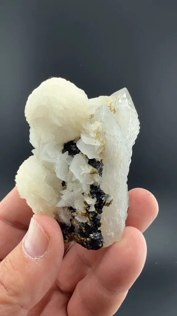 Calcite with Quartz, Sphalerite, Siderite image