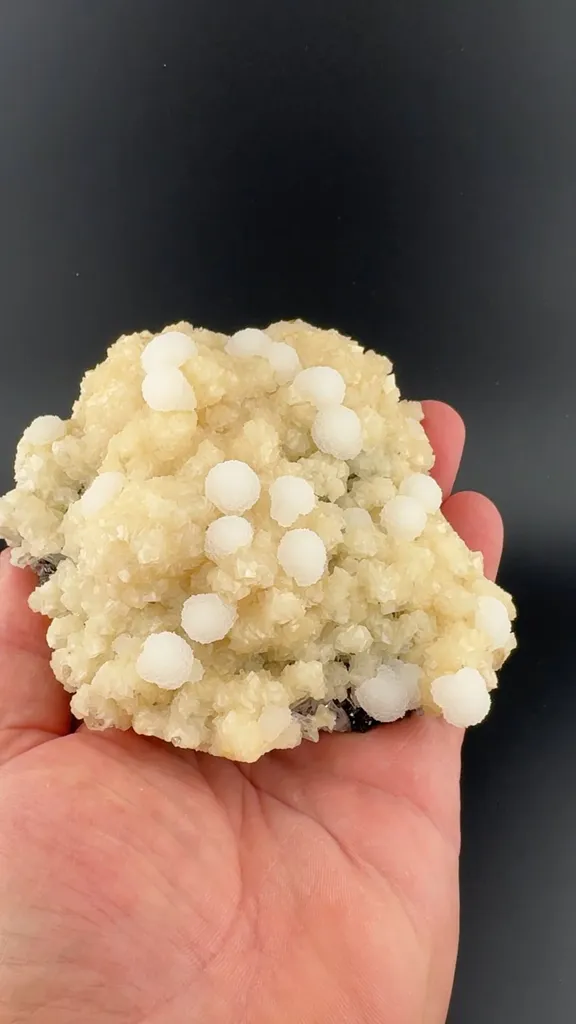 Calcite with Sphalerite image