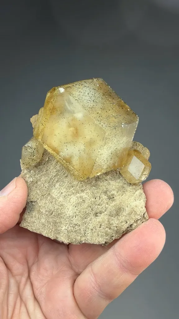 Calcite with Sphalerite inclusions - image 3