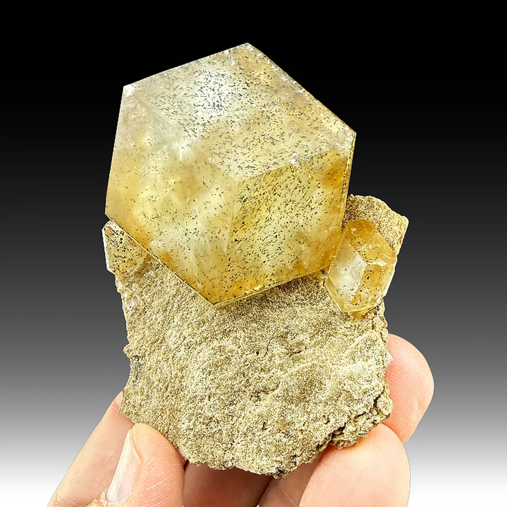 Calcite with Sphalerite inclusions image