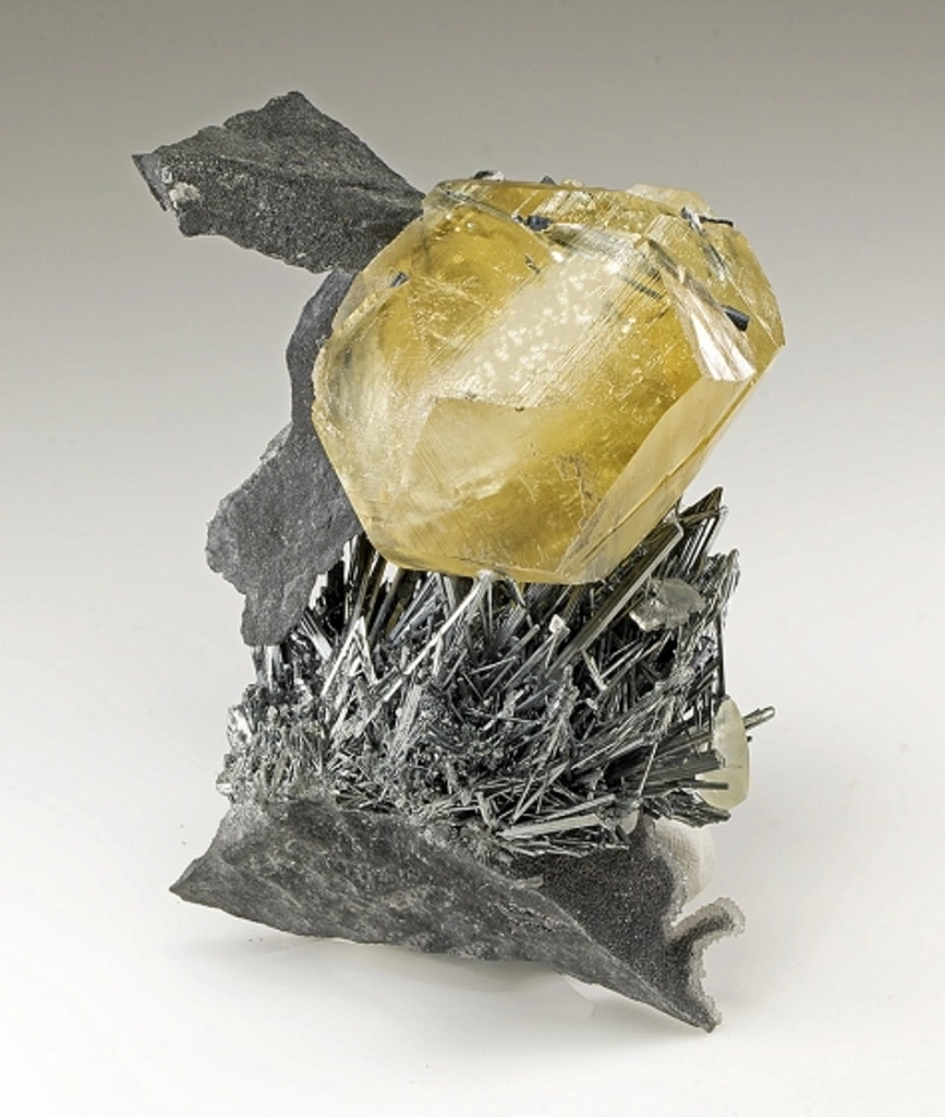 Calcite with Stibnite image