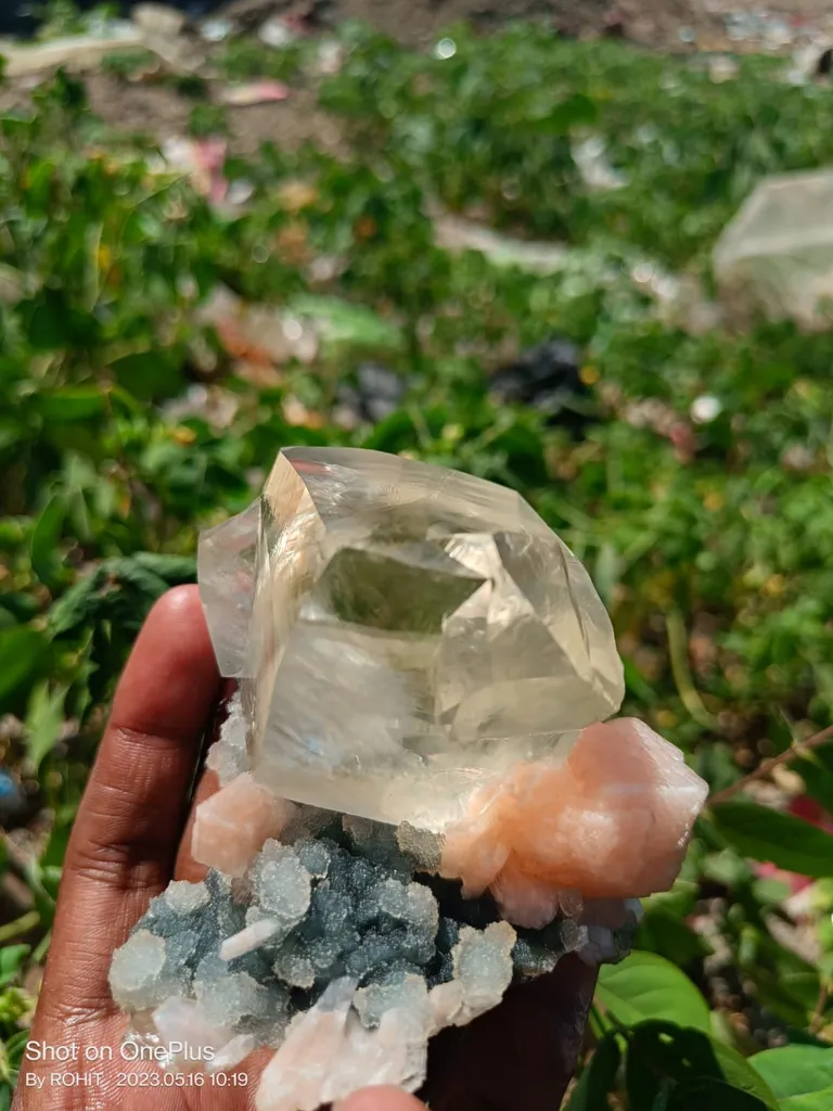 Calcite with stilbite image