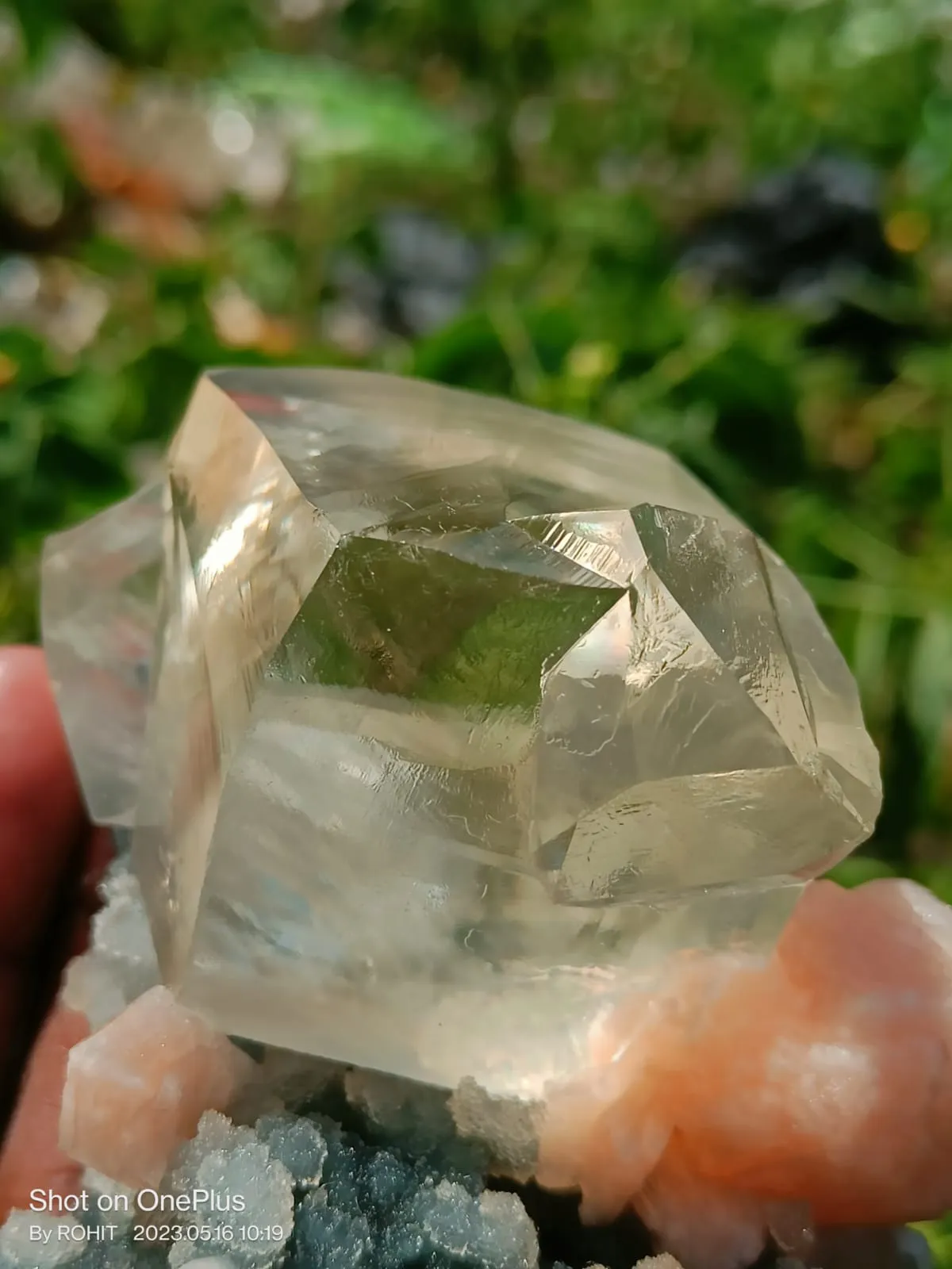 Calcite with stilbite - image 3