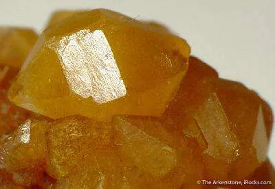 Campyllite (Var. Of Mimetite) on Quartz - image 3