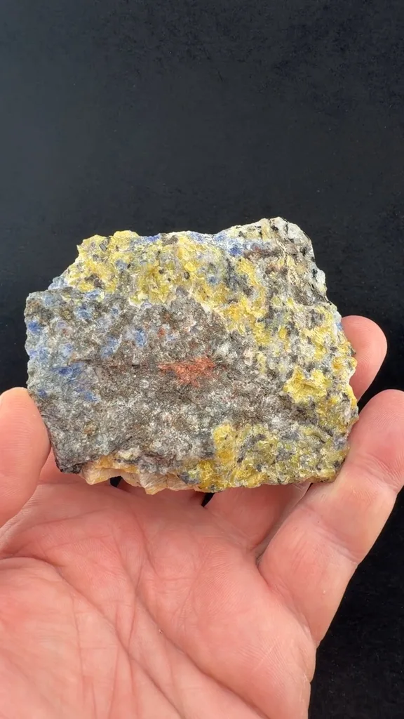 Cancrinite - image 2