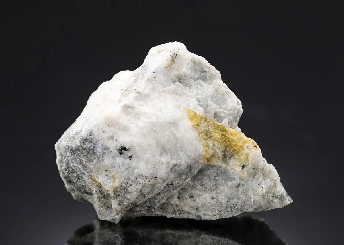 Cancrinite - image 1
