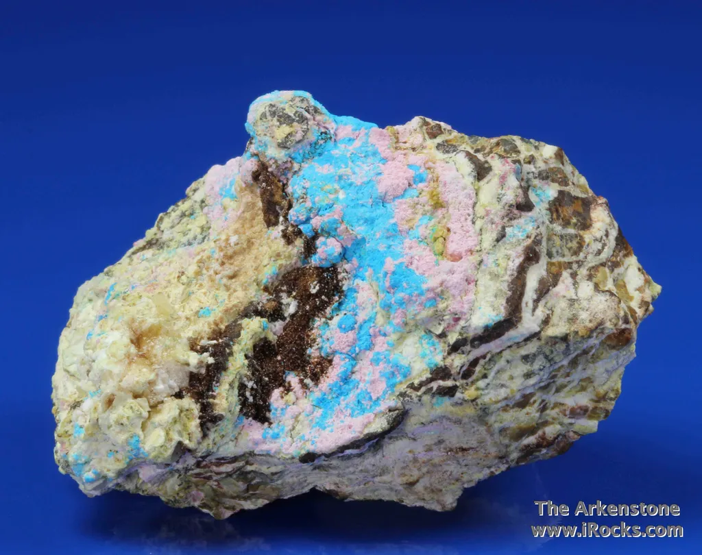 Canutite (type locality) with Magnesiokoritnigite and Lavendulan image