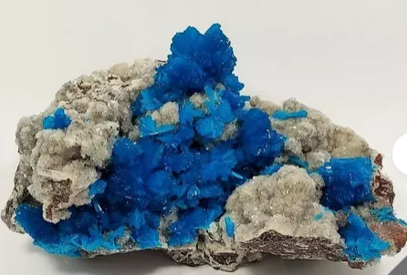 Canvansite sprays on Stilbite - image 1