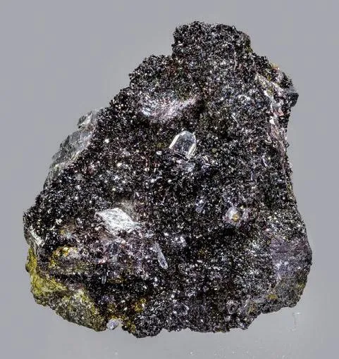 Carminite, Cerussite, Beudantite image