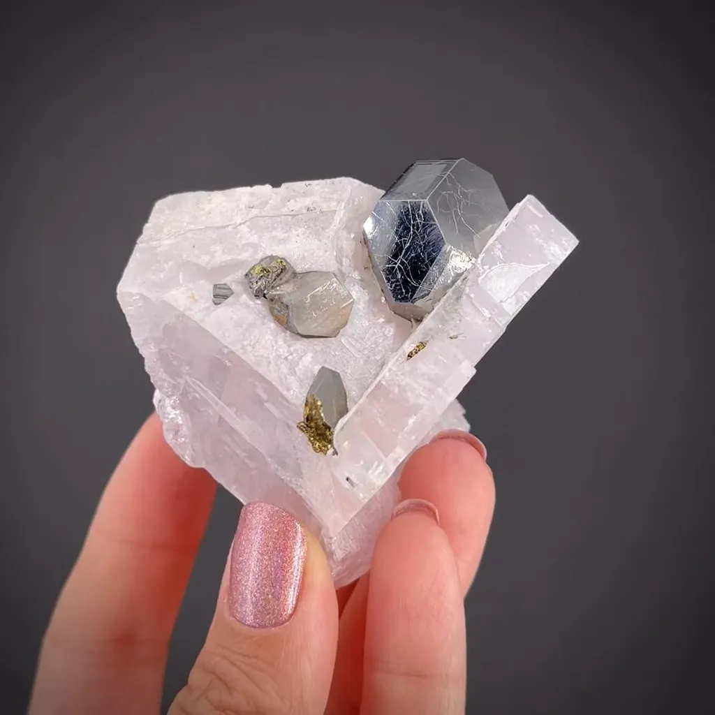 Carrollite on Calcite image