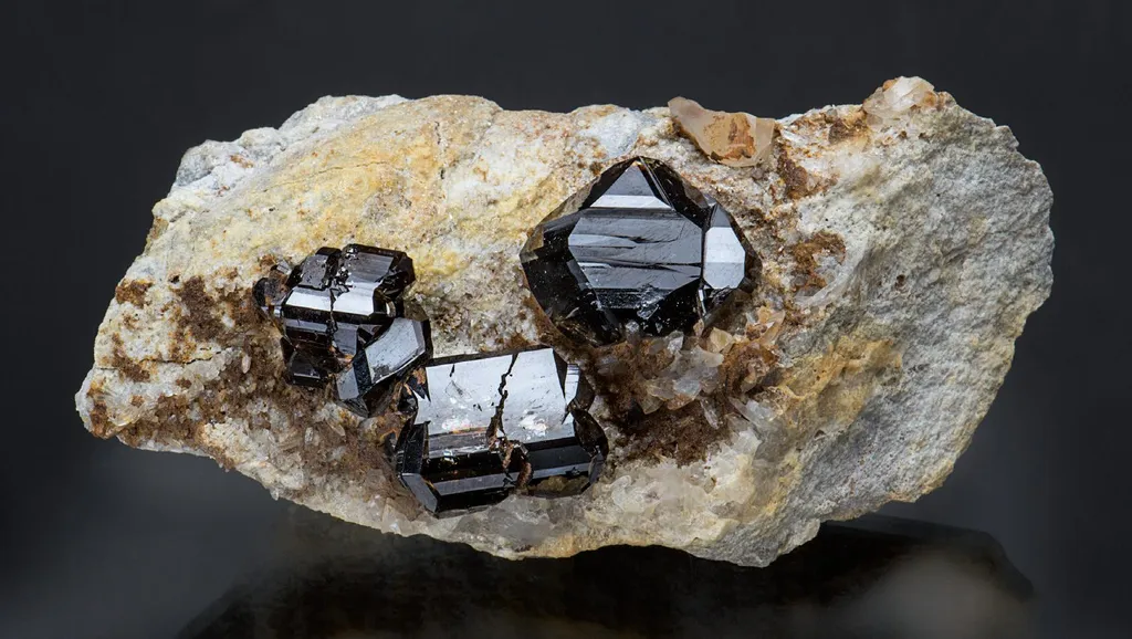 Cassiterite image
