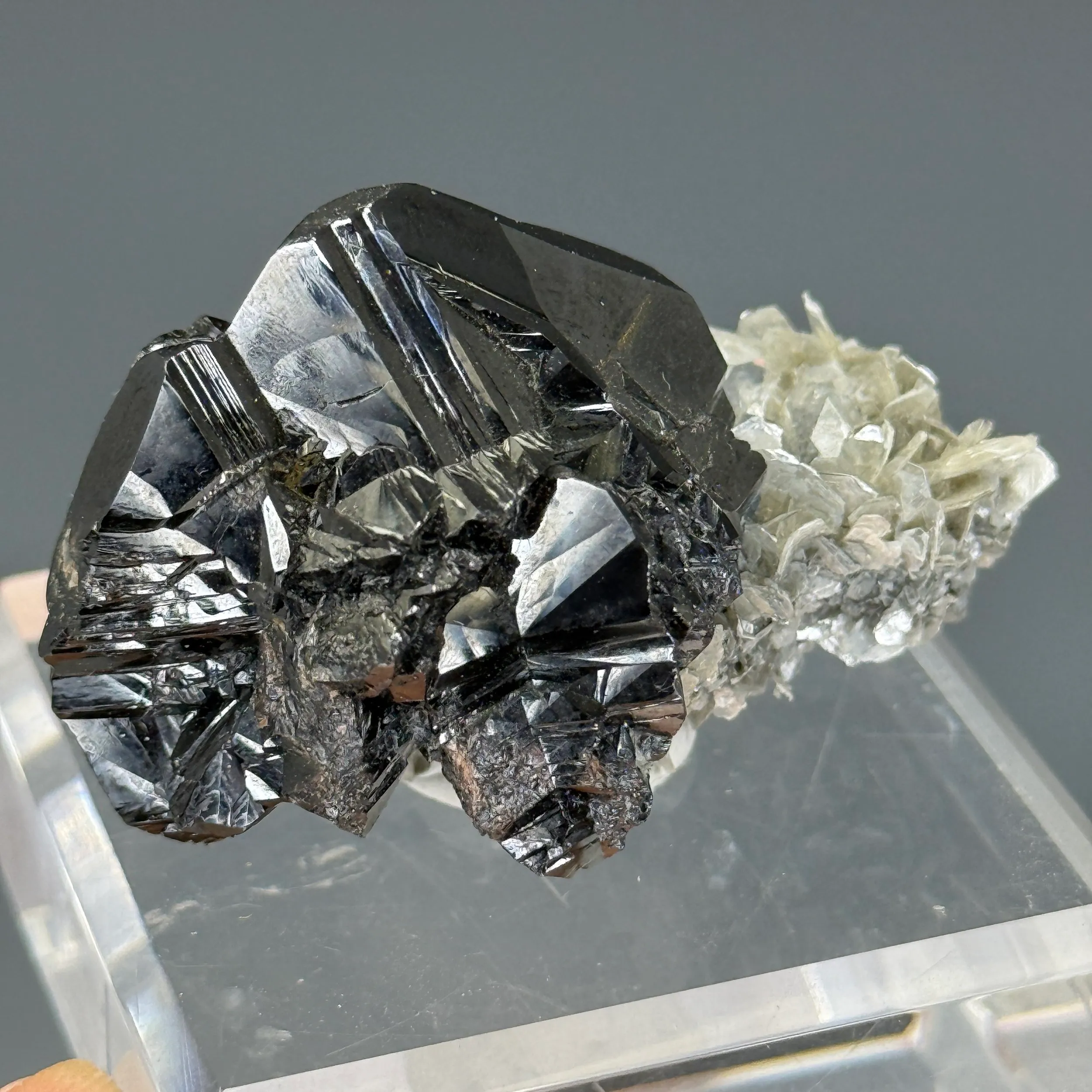 Cassiterite - image 3