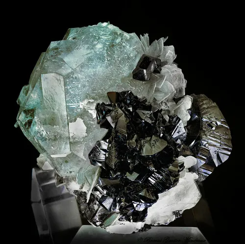 Cassiterite on Beryl Goshénite image