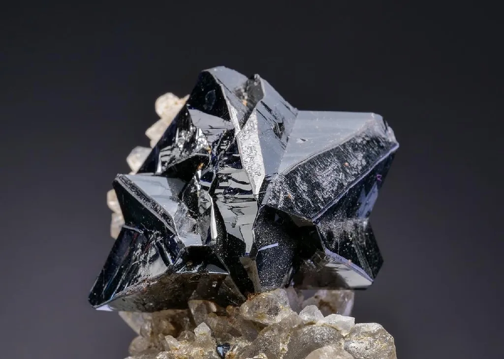 Cassiterite on Quartz