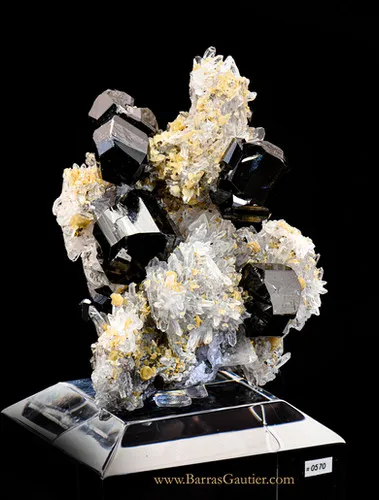 Cassiterite on Quartz - image 3