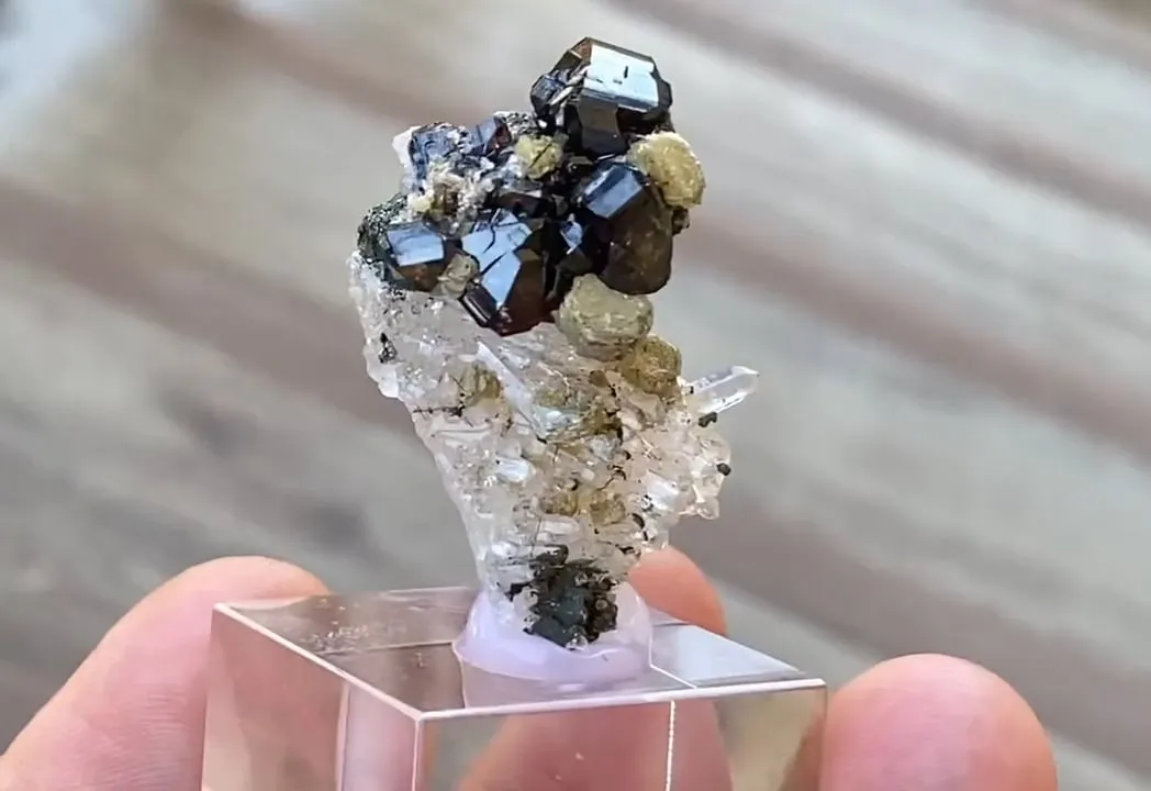 Cassiterite, Quartz, Siderite - image 5