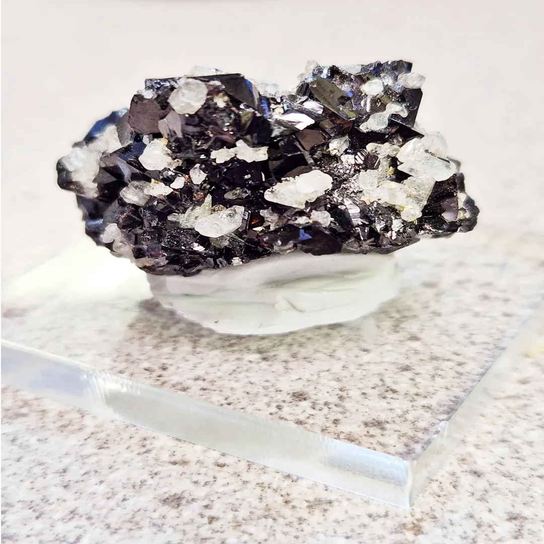 Cassiterite - Topaz - image 4