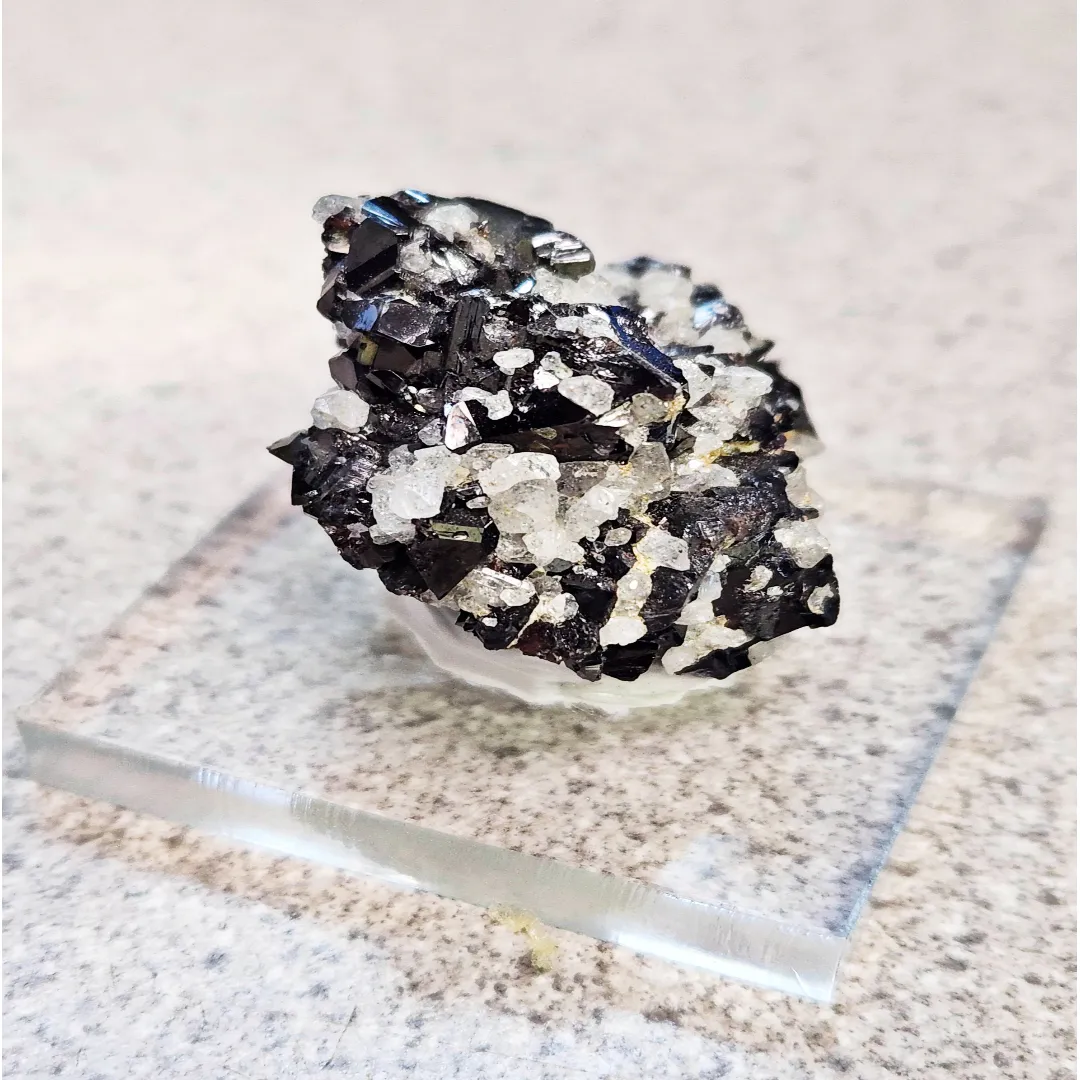 Cassiterite - Topaz - image 5