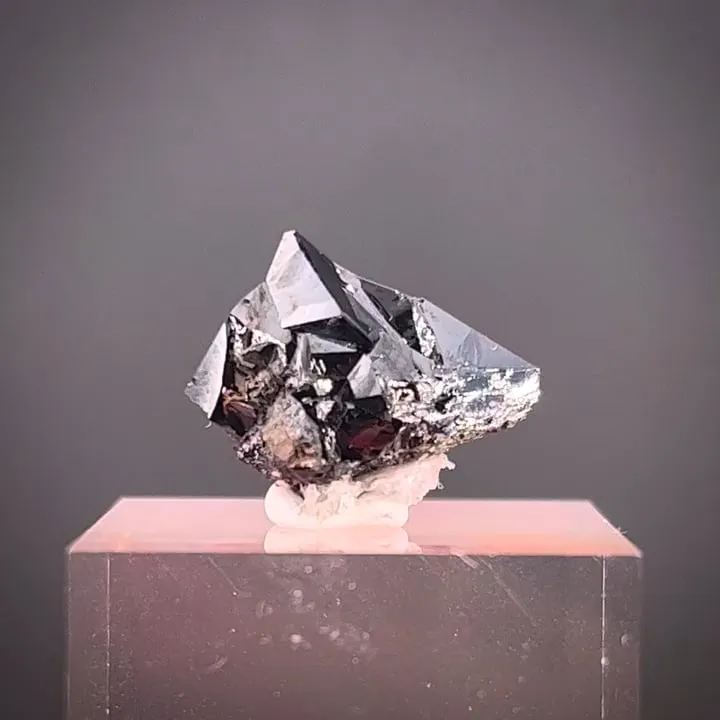 Cassiterite (twinned) - image 2