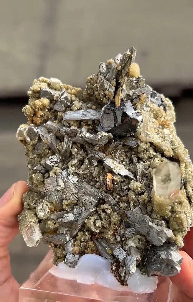 Cassiterite with Arsenopyrite and Quartz - image 3