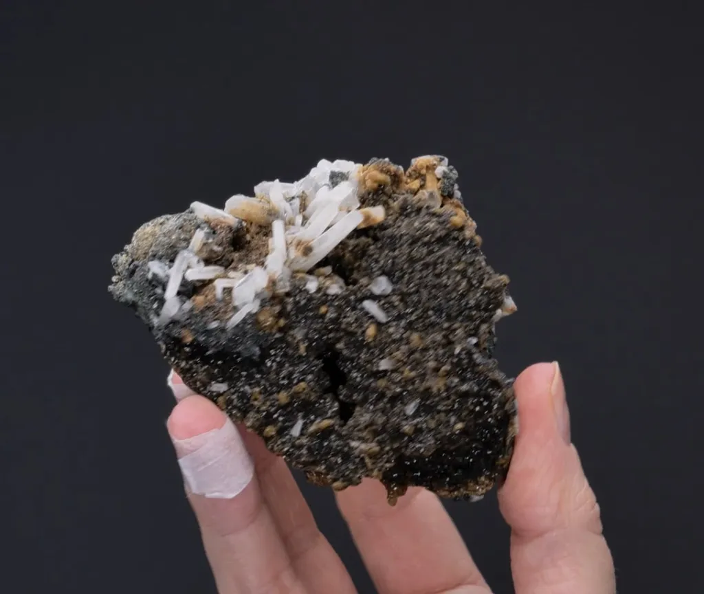 Cassiterite with Siderite on Quartz - image 2