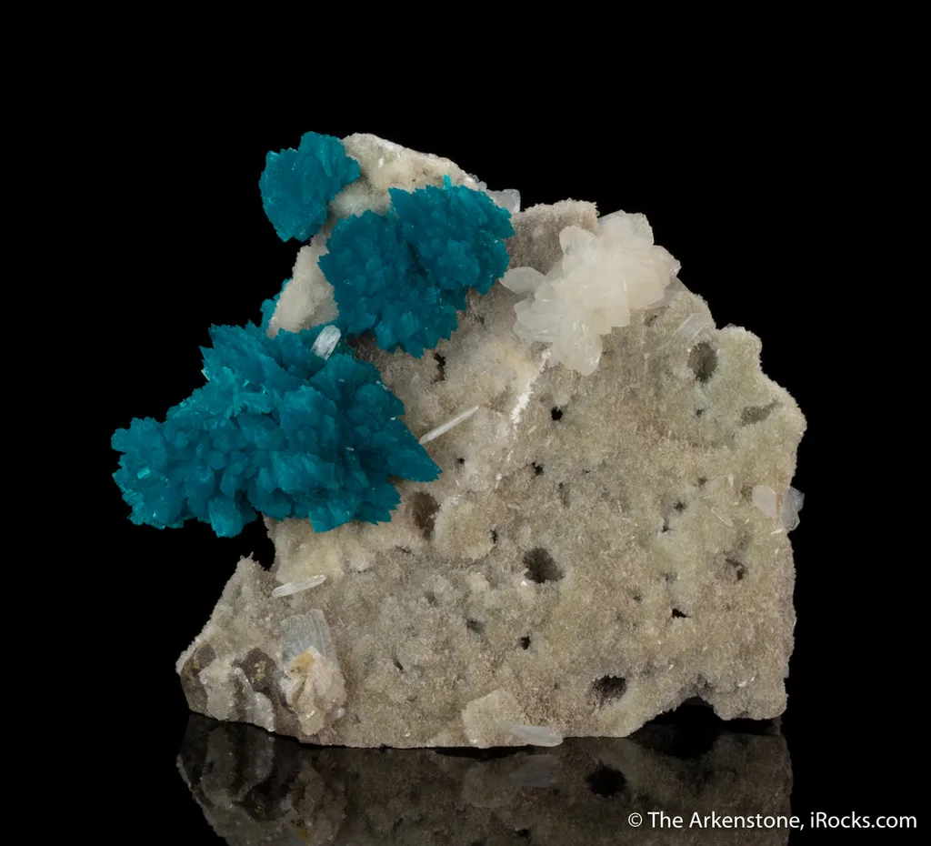 Cavansite on Stilbite image