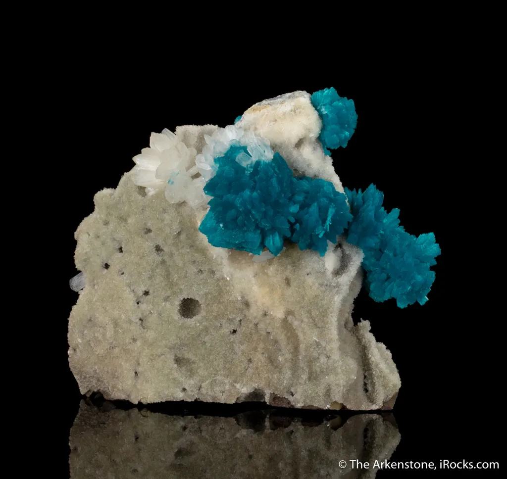 Cavansite on Stilbite - image 2