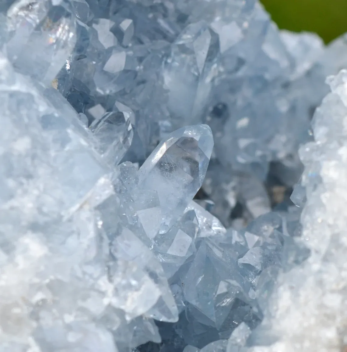 Celestine 3650 grams - Sakoany deposit, Katsepy, Mitsinjo, Boeny, Madagascar - image 10