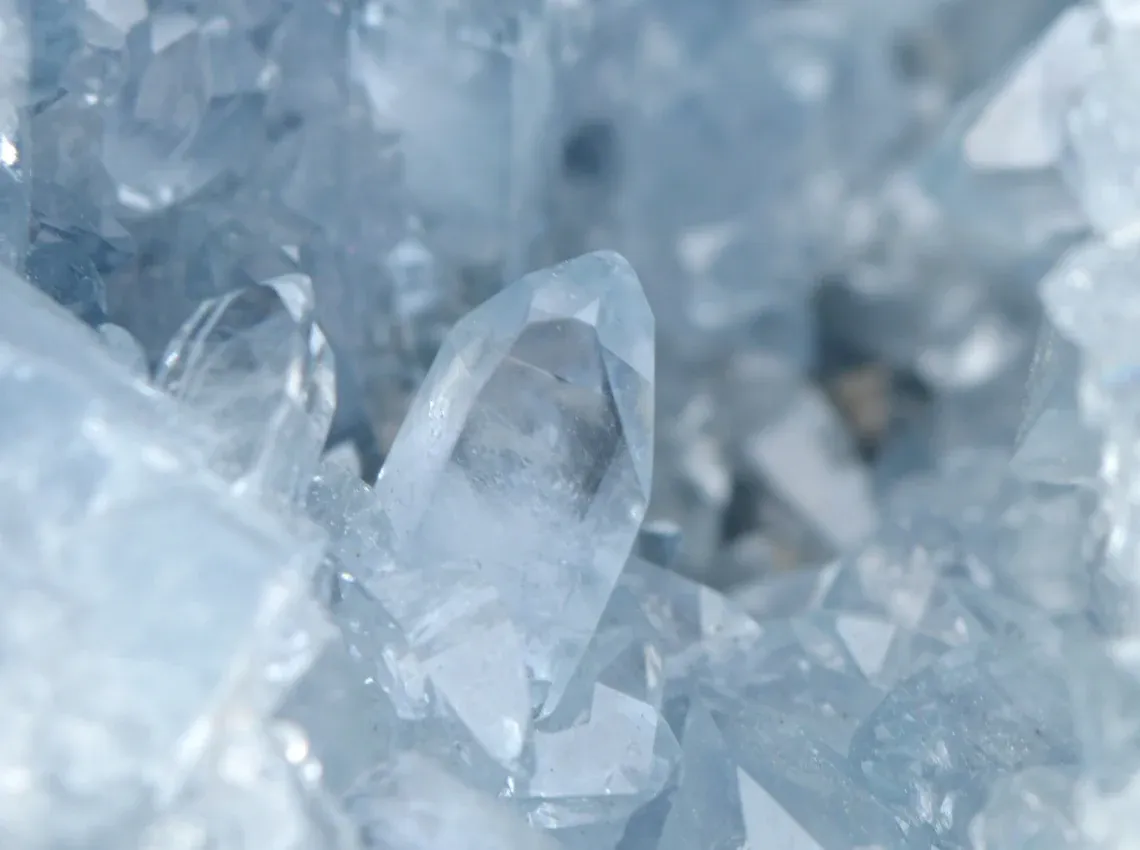 Celestine 3650 grams - Sakoany deposit, Katsepy, Mitsinjo, Boeny, Madagascar - image 8