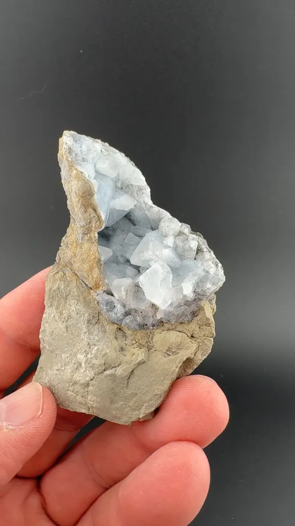 Celestine image