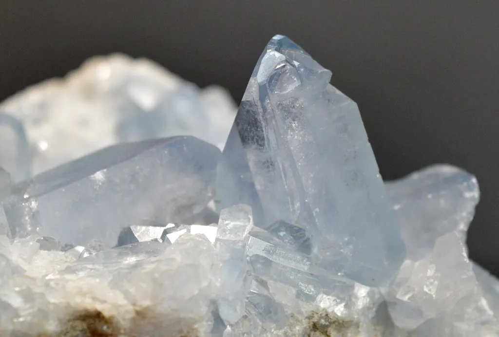 Celestine 935 grams - Sakoany deposit, Katsepy, Mitsinjo, Boeny, Madagascar - image 7