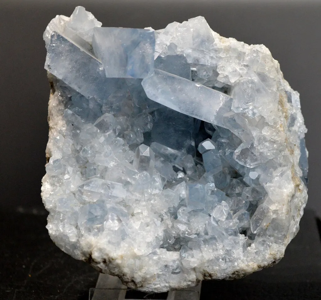Celestine 935 grams - Sakoany deposit, Katsepy, Mitsinjo, Boeny, Madagascar image