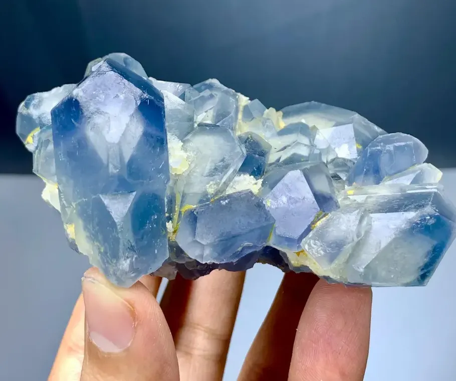 Celestine crystals on Calcite - image 3