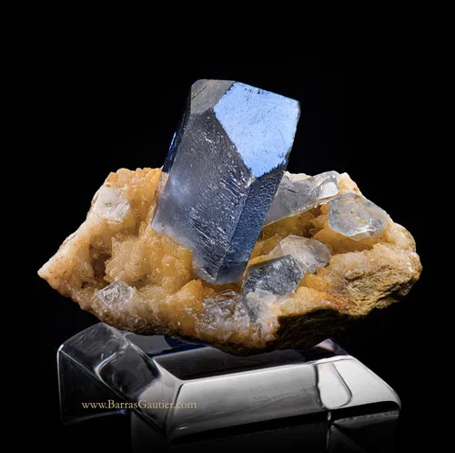 Celestine on Calcite image