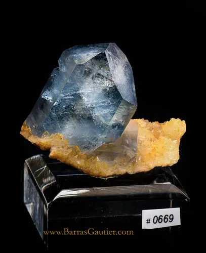 Celestine on Calcite image