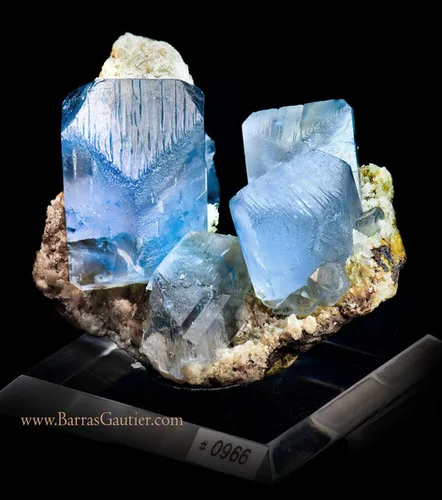Celestine on Calcite image
