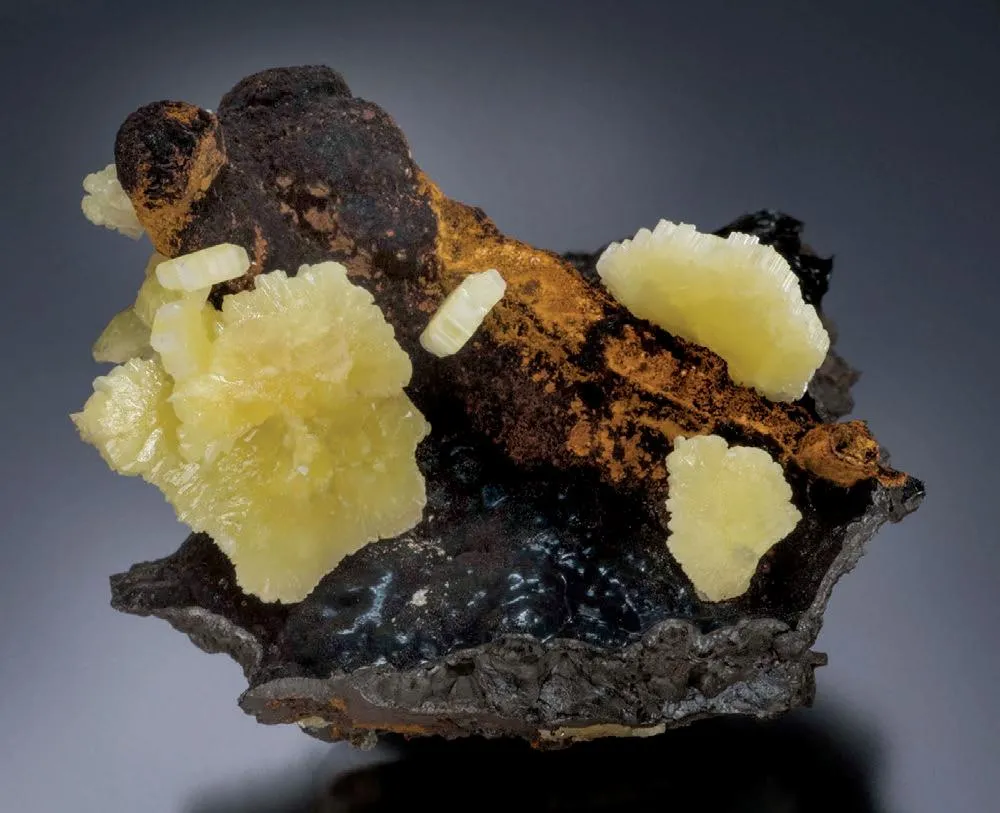 Cerussite (Chromium-rich) image