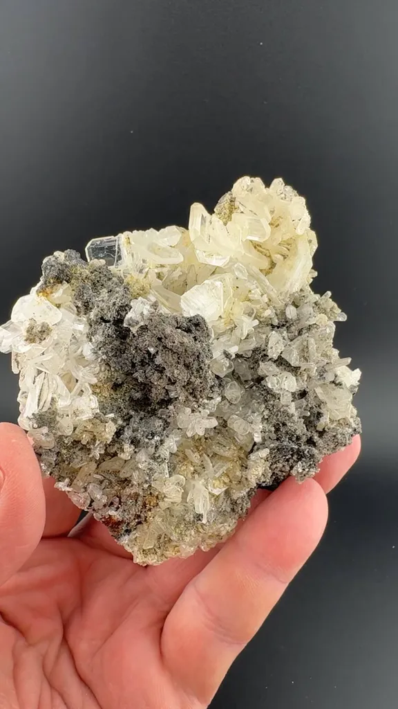 Cerussite image
